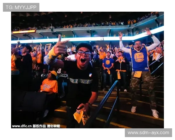 魔术球迷支持球队逆转取胜，全场沸腾欢呼不断