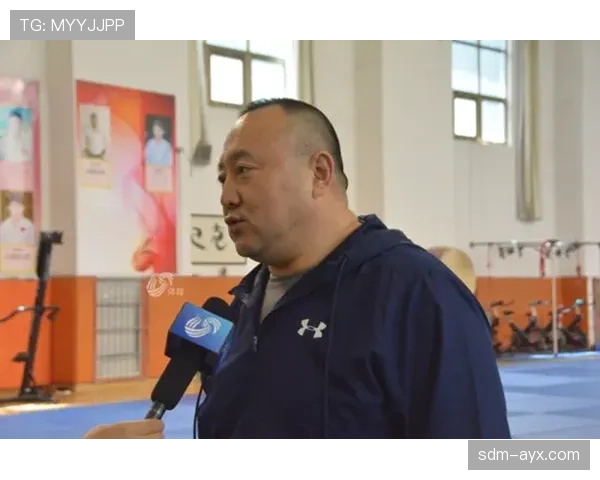 斯洛伐克队发布全新蓝白战袍,蓄势待发迎战国际赛场 斯洛伐克队发布全新蓝白战袍,蓄势待发迎战国际赛场